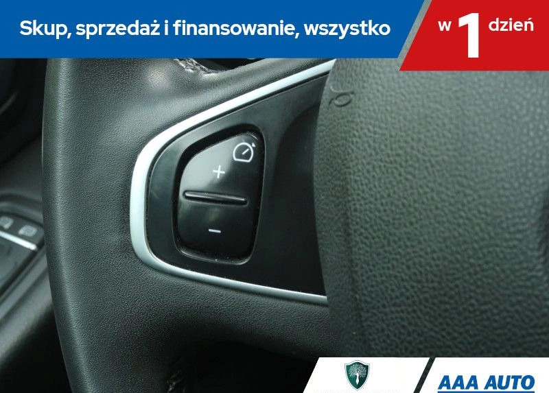 Renault Clio cena 37000 przebieg: 121688, rok produkcji 2018 z Krynki małe 232